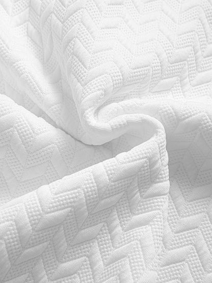 Arc Hem T-Shirt with Jacquard Texture