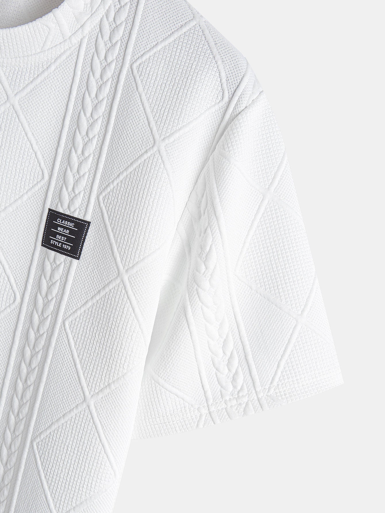 Geometric Jacquard Short Sleeve T-Shirt with Arc Hem